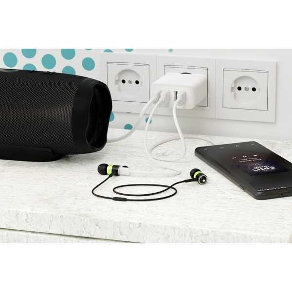 30 W USB-A -moniporttilaturi, valkoinen