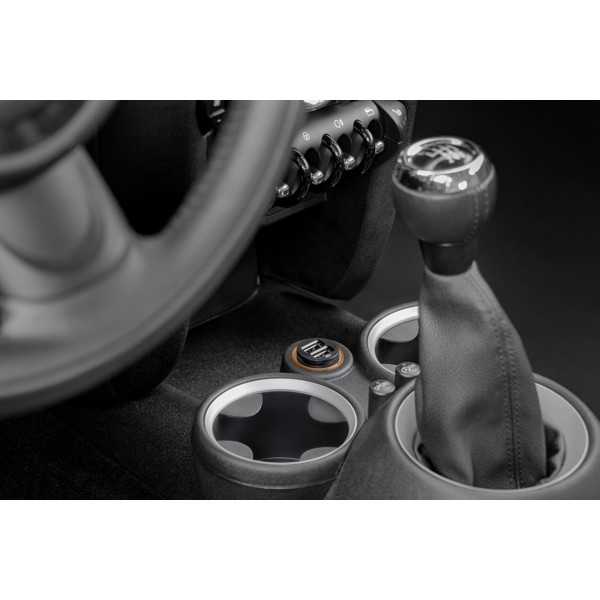 12 W:n micro-USB-autolaturisetti